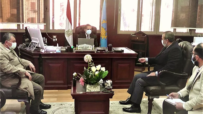 محافظ الغربية يدعم مصنع تدوير قمامة المحلة ب ٨ معدات لنقل التراكمات