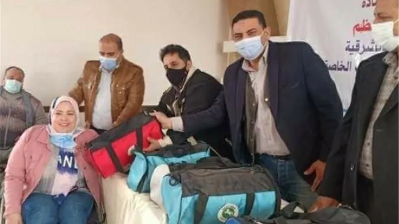محافظ الشرقية: الانتهاء من توزيع 250 شنطة رياضية على الرياضيين المتميزين من ذوي القدرات والهمم بمراكز الشباب