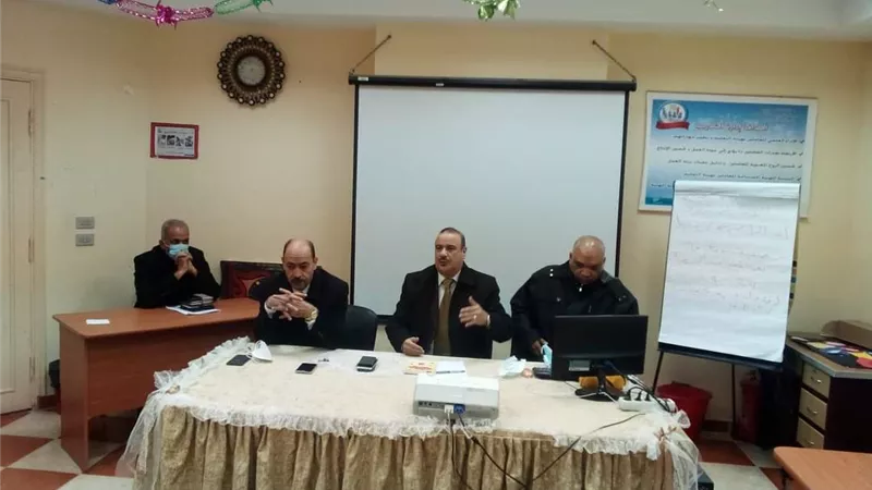 وكيل التعليم بمطروح يبحث تطوير العمل بالمراحل التعليمية وتفعيل المتابعات الميدانية