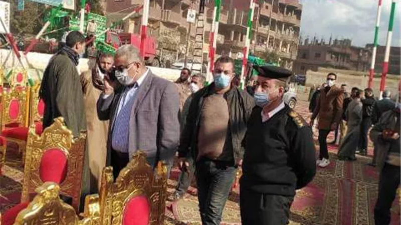 مصادرة الشيش من المقاهي المخالفة وفض سرادقات العزاء بمراكز الزقازيق وبلبيس وديرب نجم