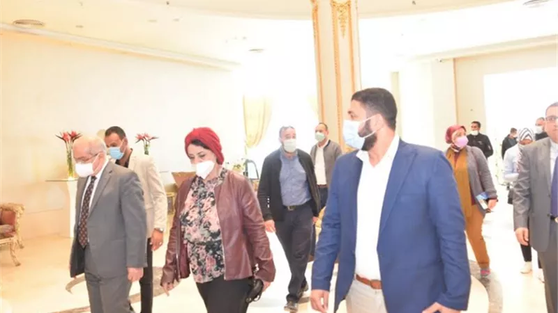 رئيس جامعة أسيوط يرحب بكافة المؤسسات العلمية الحكومية والخاصة خلال زيارته لجامعة سفنكس بأسيوط الجديدة