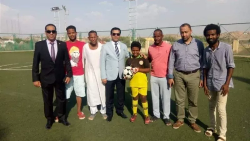 رئيس إتحاد الميني فوتبول يهنىء نصر النوبة بالصعود للممتاز