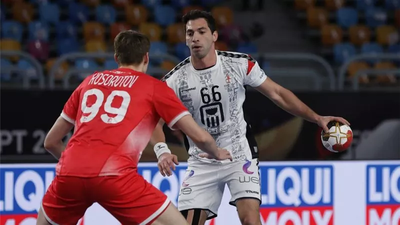 الأحمر: شعرنا بالإحباط أمام السويد.. وتخطيناه أمام روسيا