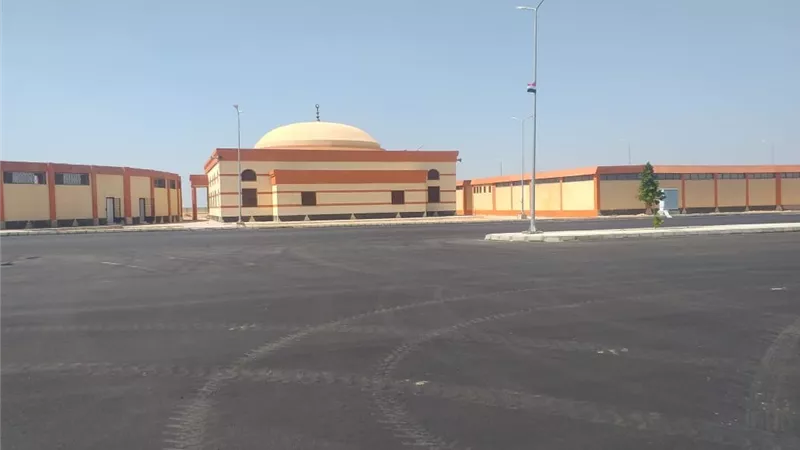 رئيس جهاز مدينة السادات يفتتح مشروع سوق الجملة بالمدينة .. صور