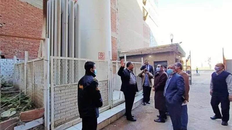 محافظ الشرقية يفاجئ مستشفى منيا القمح المركزي