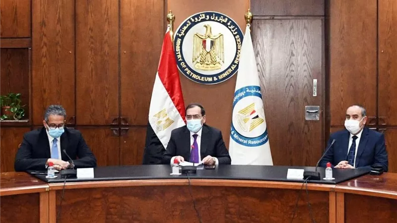 بدء تطبيق التخفيضات الإضافية على سعر وقود الطيران لدعم قطاعي السياحة و الطيران.. اليوم