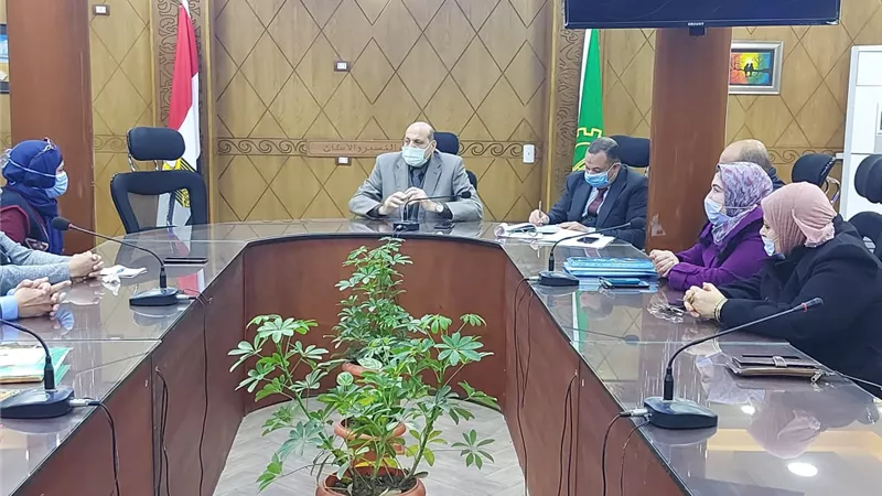 وكيل التعليم بالقليوبية يلتقي الممثليين القانونيين عن المدارس الخاصة