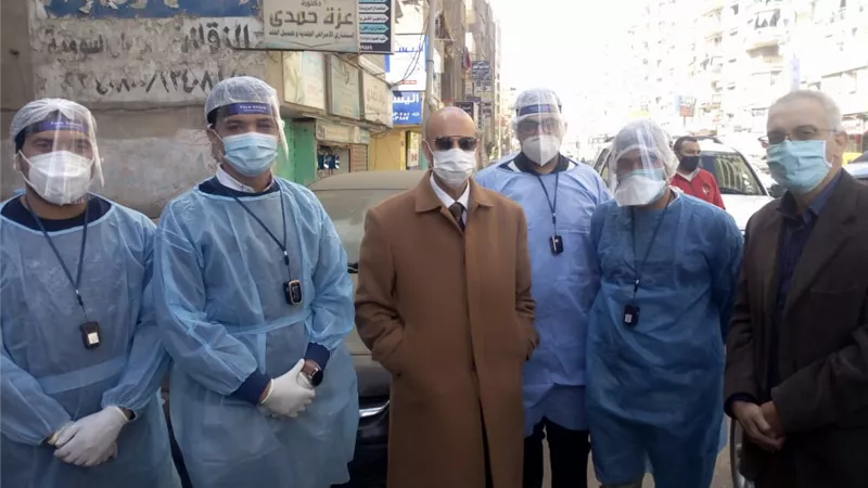 وكيل وزارة الصحة يتفقد أعمال المبادرة الرئاسية للعزل المنزلي بالزقازيق