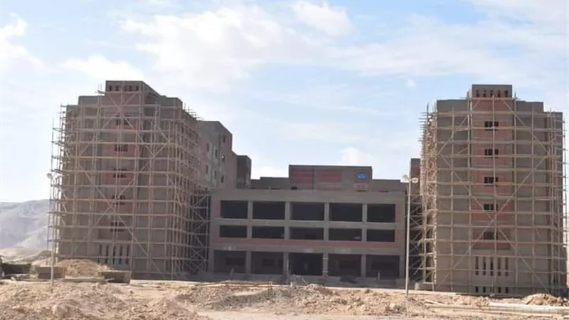 رئيس جامعة سوهاج يتفقد مستوى الإنجاز لعدد من المشروعات بالمقر الجديد..صور