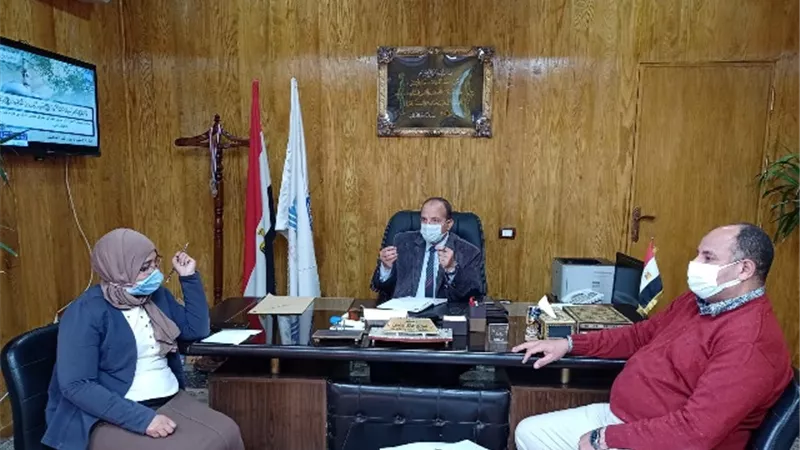 وكيل وزارة التعليم بقنا يبحث إمكانية إنشاء مدرسة ثانوية صناعية بقرية أبودياب غرب
