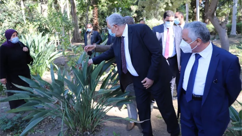 وزير الزراعة يتفقد حديقة الزهرية بالزمالك ويوجه بتطويرها ورفع كفاءتها وفتحها امام الزائرين