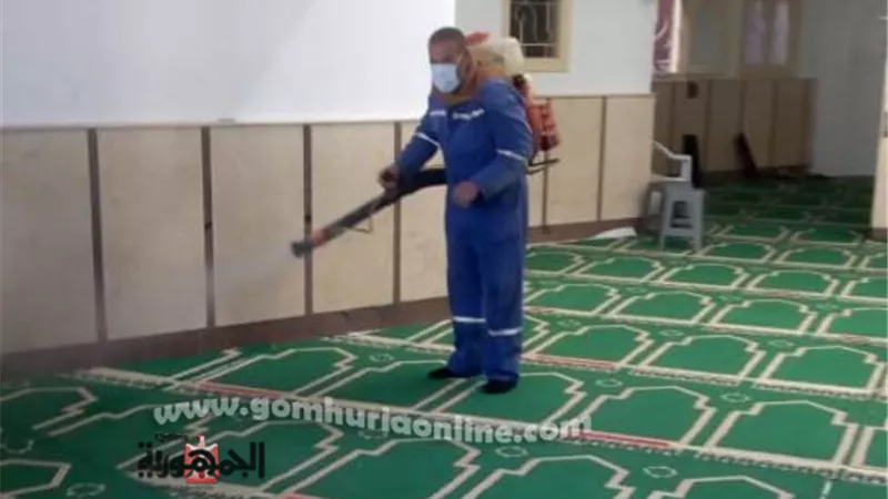 تطهير وتعقيم المساجد ونادي الشرطة لمواجهة كورونا بمطروح