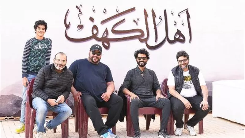 بالصور .. وليد منصور ما بين عالمية 