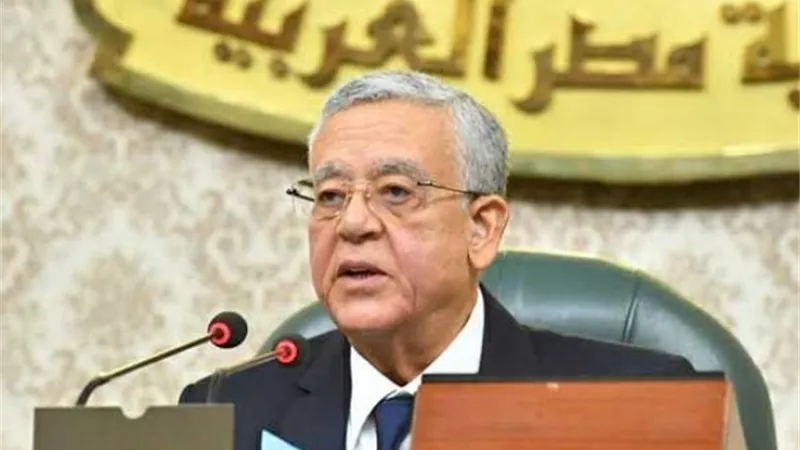رئيس مجلس النواب المستشار الدكتور حنفي جبالي يهنئ وزير الداخلية بعيد الشرطة