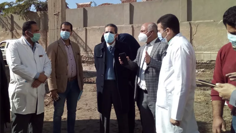 محافظ الغربية يتفقد حميات المحله للاطمئنان على صحة المرضى-صور