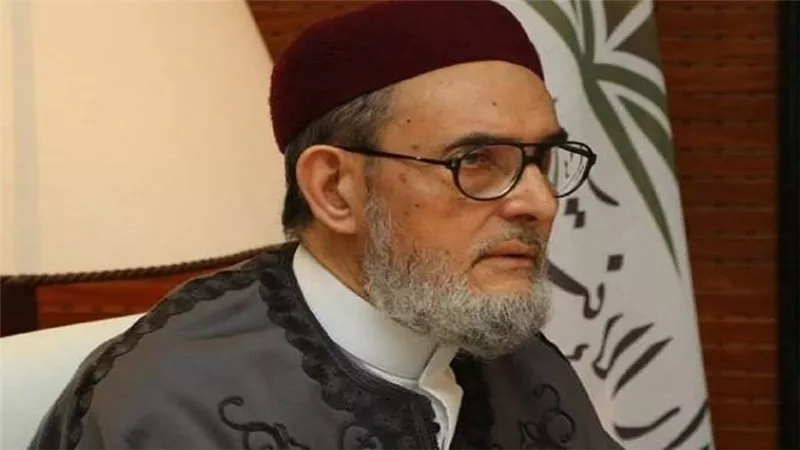 مفتي السراج يطالب الليبيين بتحويل أموالهم للميليشيات