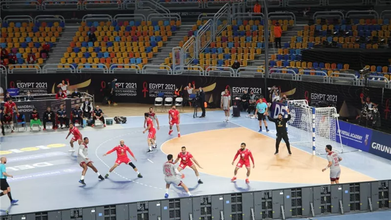 العنابي يهزم البحرين بريمونتادا في ديربي الخليج 28-23