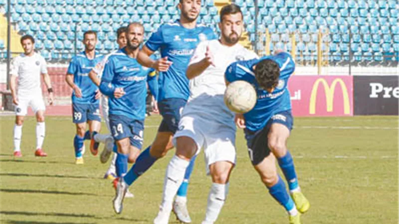 سموحة وبيراميدز يواصلان النزيف