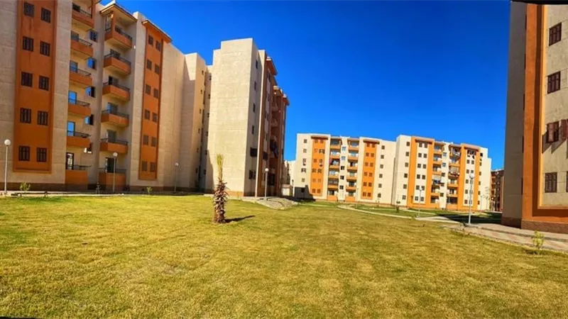 وزير الإسكان: اليوم..بدء تسليم 1392 وحدة سكنية بالإسكان اجتماعى بمدينة 6 أكتوبر الجديدة