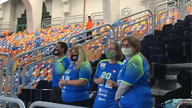 سفيرة سلوفينيا تؤازر منتخب بلادها فى مونديال اليد