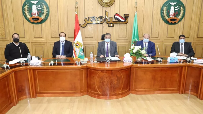 أبو ليمون يوجه بحصر جميع الشوارع لتنظيم انتظار المركبات