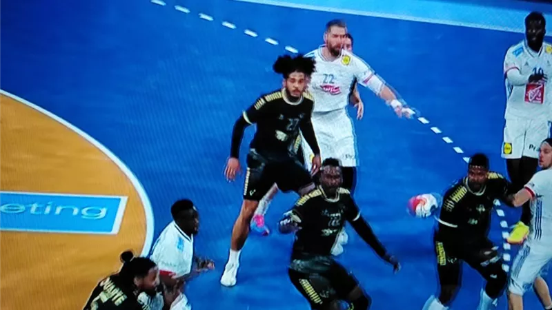 نتخب الديوك الفرنسية يلتهم دفاعات البرتغال ويتقدم 16- 12 ببطولة العالم لليد