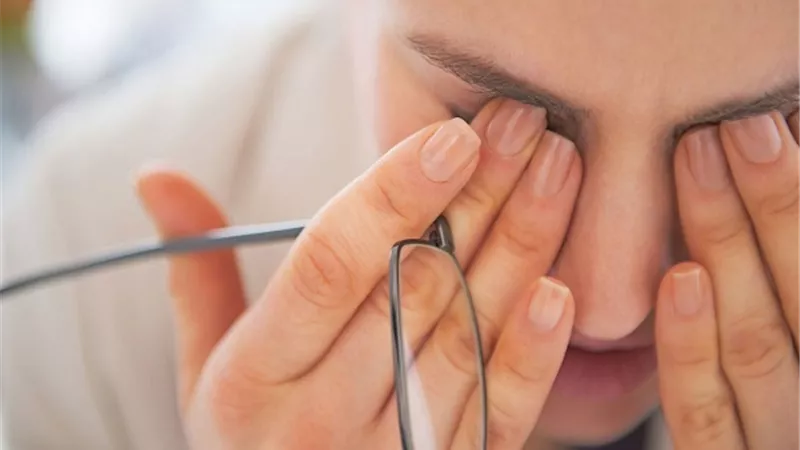 فقدان البصر.. عرض قد تضيفه السمنه المفرطة لمخاطرها الصحية