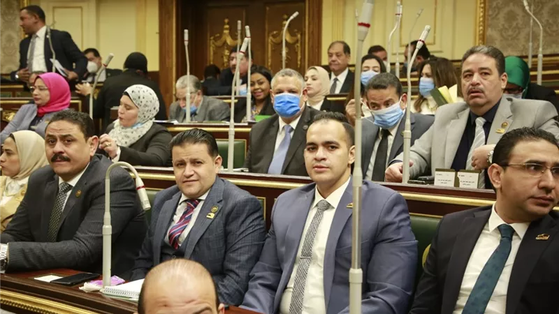 القوي العاملة :صرف 889 مليونا و125 ألف جنيه ل 461 ألفا و198 عاملا في 4445 شركة
