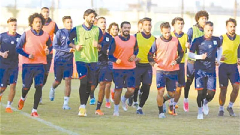 المصري يراضي نجومه بتعديل عقودهم