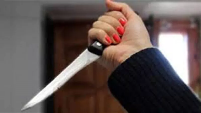 مفاجأة تصدم امرأة بعد طعنها لزوجها عدة مرات
