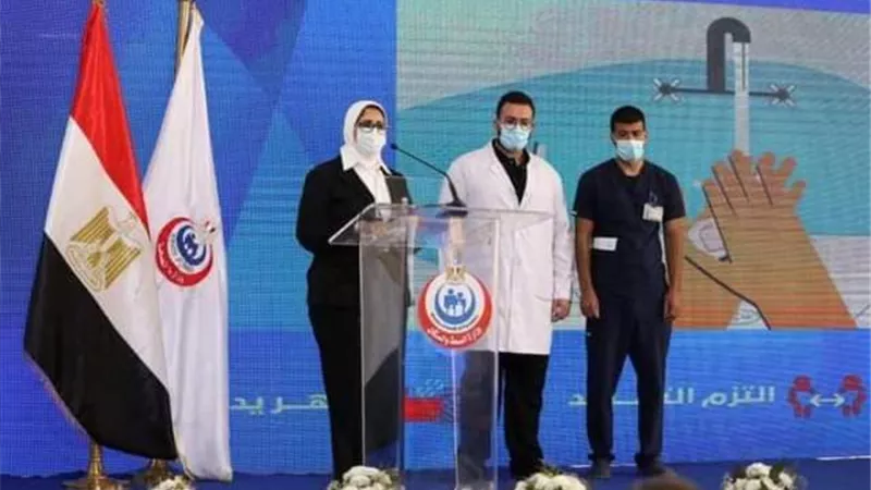 طبيب وممرض وصيدلانية بمستشفى أبوخليفة تقدموا خطوط مواجهة كورونا.صور