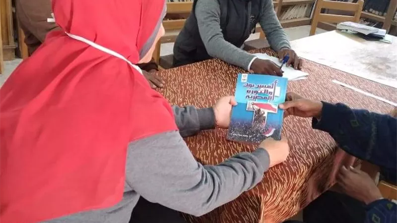 مناقشات أدبية وورش فنية بثقافة الوادى الجديد