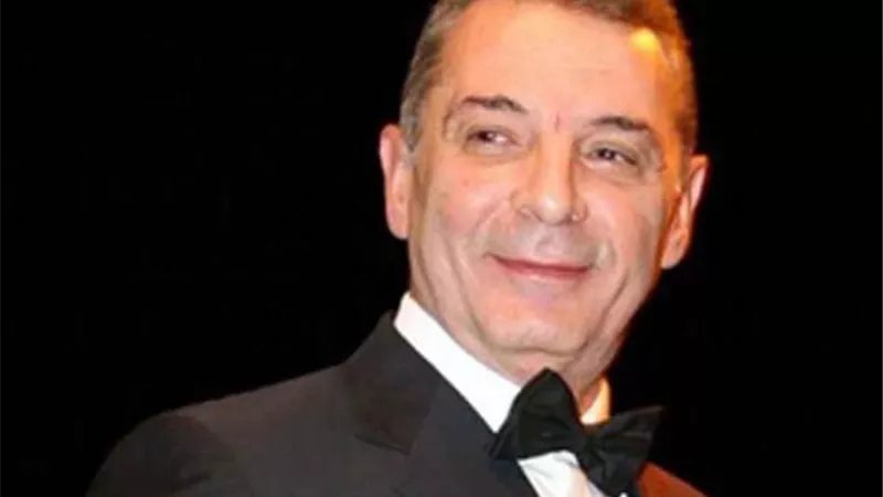 شاهد.. صورة محمود حميدة ووالدته وحفيده تحقق الاف اللايكات والتعليقات
