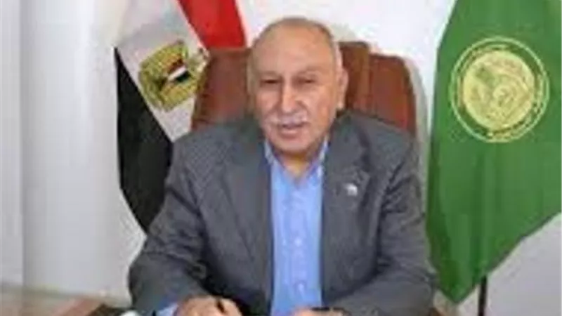 النائب احمد عثمان ووزير الزراعة يناقشان مشاكل فلاحين الإسماعيلية