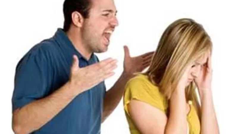 طبيب نفسي: الزوجة تتقبل عنف الرجل في هذه الحالة