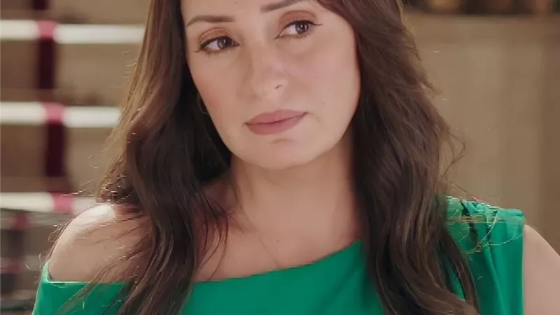 نيرمين الفقى تخطف الانظار باطلالة ساحرة
