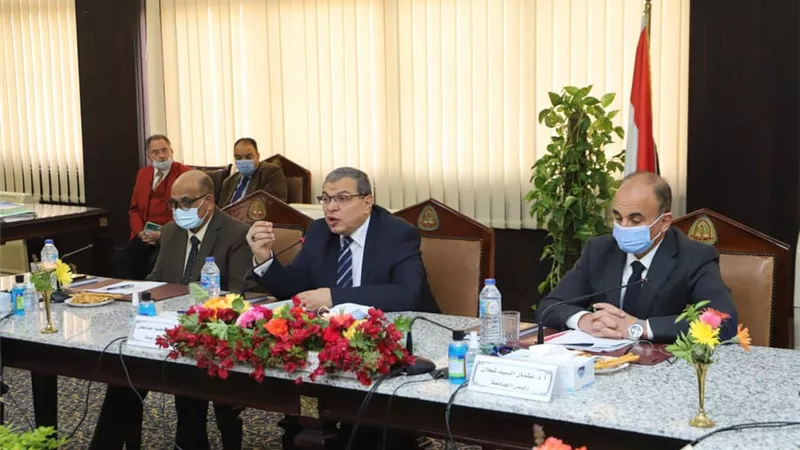 مجلس جامعة الزقازيق يشيد بالتعاون مع 