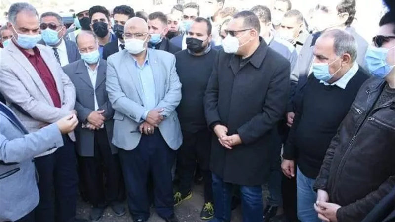 محافظ الشرقية يتابع إنشاء محطة معالجة مياه الصرف الصحي بالصوالح