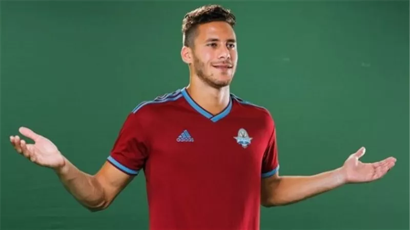 تعرف على عقوبة رمضان صبحى حال وقوفه على الكرة أمام الأهلى