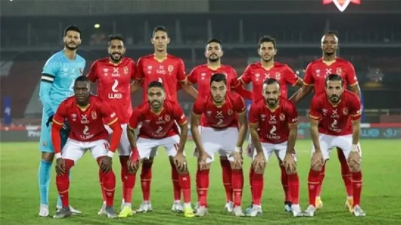 الأهلى يكشف الستار عن حافلة الفريق فى مونديال الأندية.. شاهد