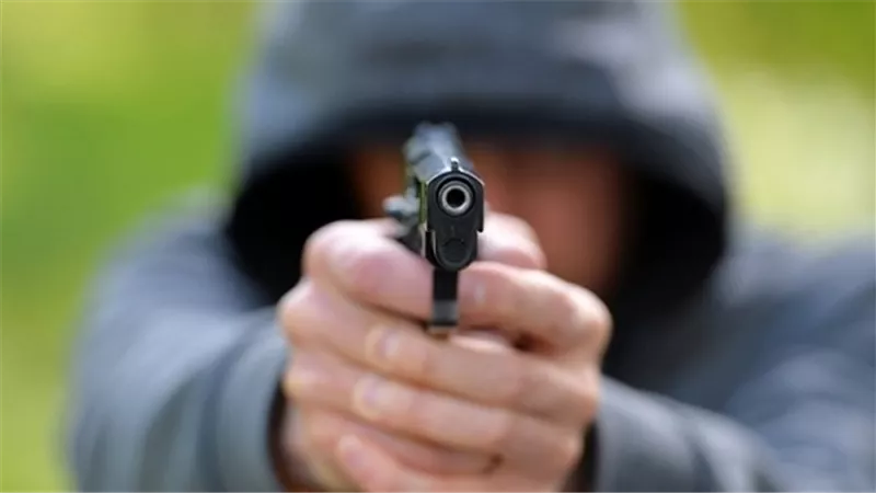 على وقع فيلم المرأة الحديدية ..امرأة تنجح فى تعقب 10 جناه تورطوا فى مقتل ابنتها