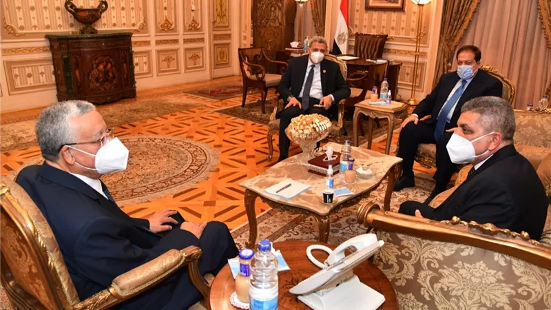 جبالى يستقبل رئيس هيئة قناة السويس