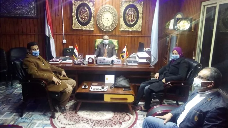 سلامة يبحث تفعيل المشاركة المجتمعية بالمؤسسة التعليمية في مطروح