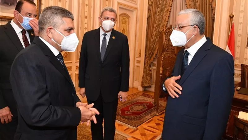 رئيس هيئة قناة السويس يهنئ المستشار حنفي جبالي