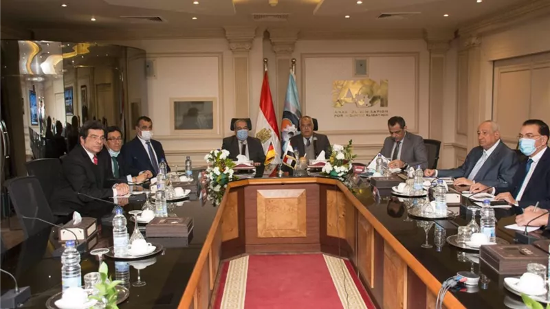 وزيرا قطاع الأعمال والإنتاج الحربي يجتمعان لدراسة خطوات تنفيذية إنشاء مصنع إنتاج إطارات المركبات بكافة أنواعها