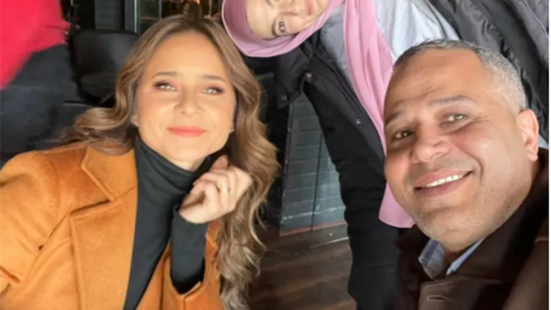 صلاح وسوسو وملك.. مصطفى درويش ونيللى كريم وتارا عماد 