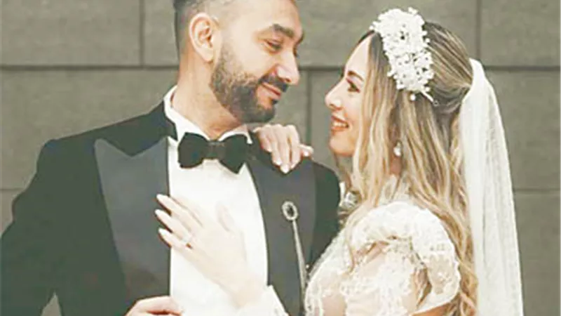 نادر حمدي يحرج منتقدي فستان زفاف زوجته.. والجمهور 