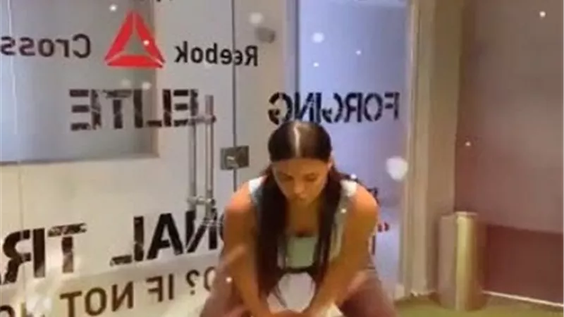 مروة الأزلي تشعل السوشيال ميديا فى أحدث ظهور من الجيم.. فيديو