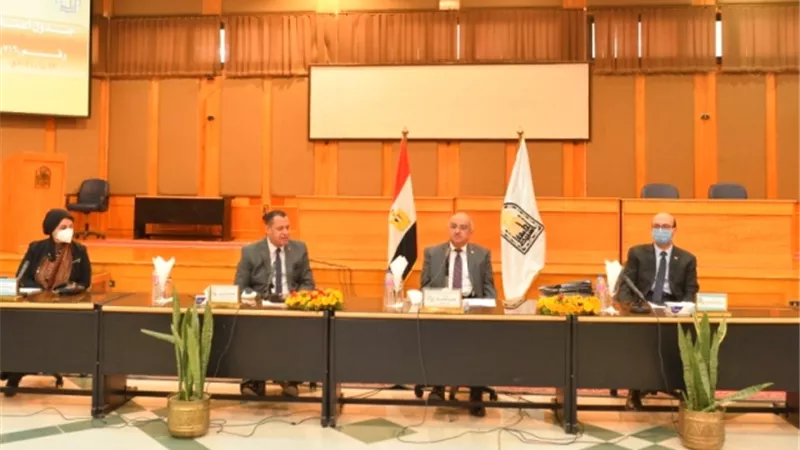 نظام جديد تقدمه جامعة أسيوط لخريجها الجدد للاستفادة بخدماتها بأسعار مخفضة