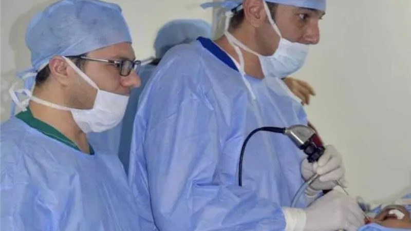 استئصال ورم بالمنظار من جمجمة طفل في مستشفى طنطا الجامعى